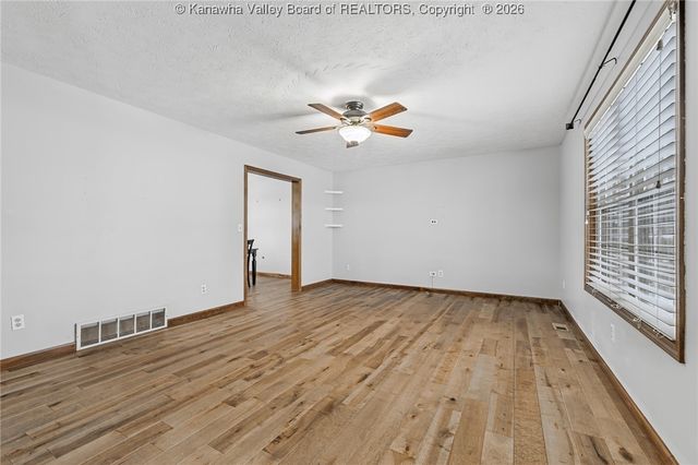 2 Hampton Drive, Winfield, WV 25213