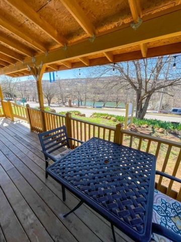 133 Upper East Lake Dr, Medicine Park, OK 73557