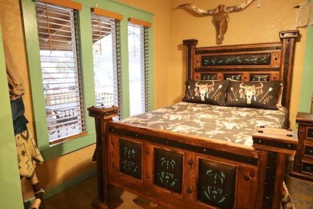 133 Upper East Lake Dr, Medicine Park, OK 73557