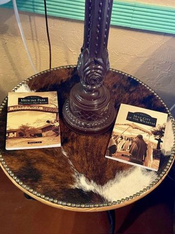 133 Upper East Lake Dr, Medicine Park, OK 73557