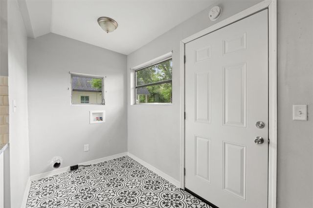 5518 11TH STREET, Zephyrhills, FL 33542