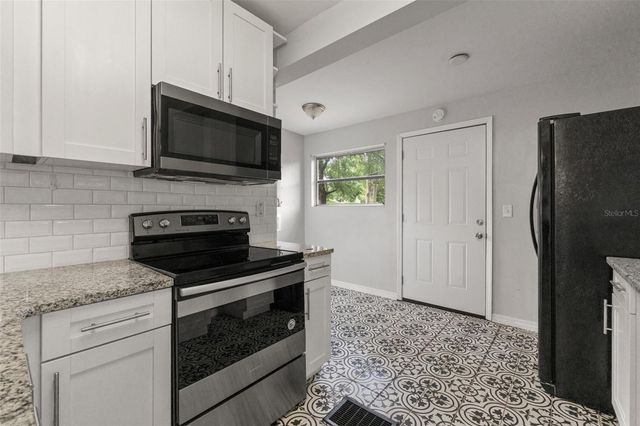 5518 11TH STREET, Zephyrhills, FL 33542