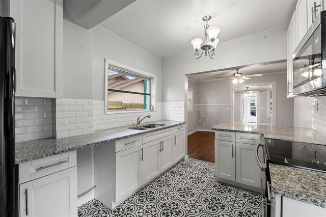 5518 11TH STREET, Zephyrhills, FL 33542