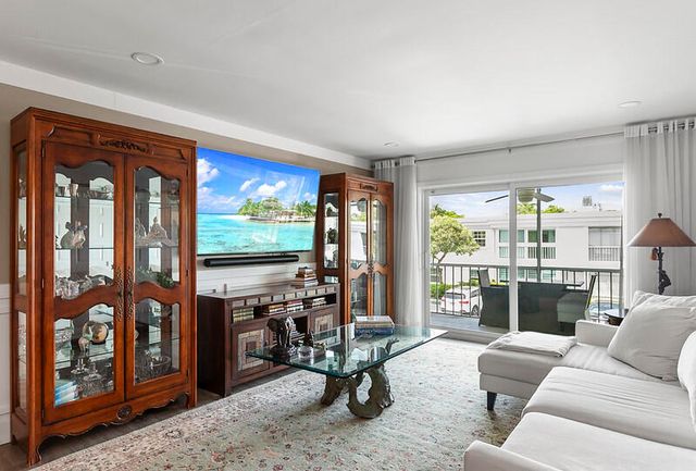 6471 Bay Club Drive 3, Fort Lauderdale, FL 33308
