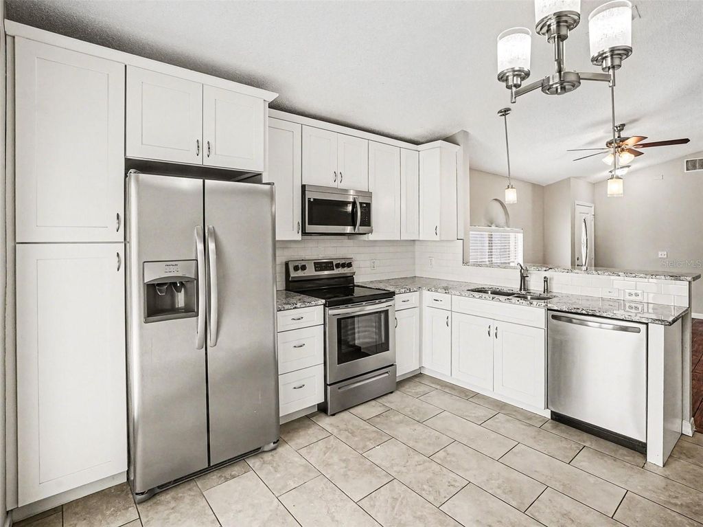 Image 7 of property listing at 6879 BELMAR DRIVE, Orlando, FL 32807