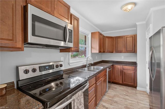 47 Edgemoor DR, Newport News, VA 23603