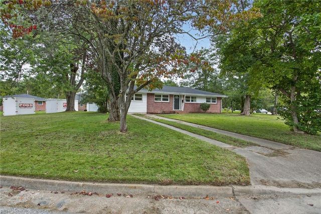 47 Edgemoor DR, Newport News, VA 23603