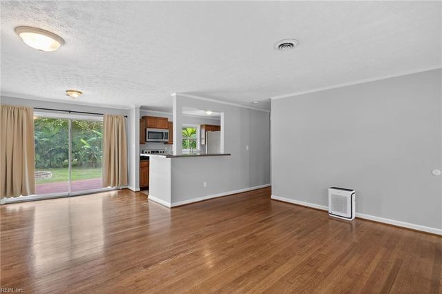47 Edgemoor DR, Newport News, VA 23603