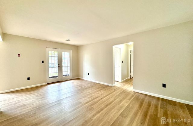 101 Green Hollow Drive, Iselin, NJ 08830