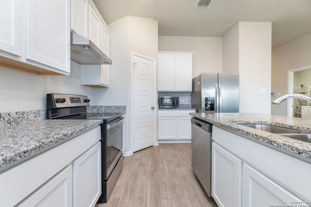 765 Stonemanor Bay, Seguin, TX 78155