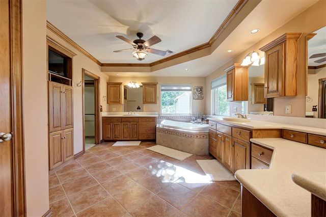 6001 Jarrell Lane, Edmond, OK 73034