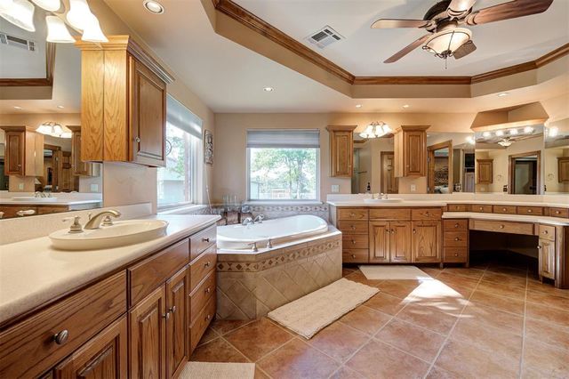 6001 Jarrell Lane, Edmond, OK 73034