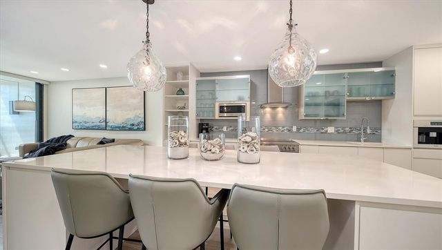 1932 HARBOURSIDE DRIVE 244, Longboat Key, FL 34228