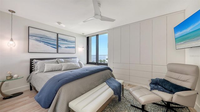 1932 HARBOURSIDE DRIVE 244, Longboat Key, FL 34228