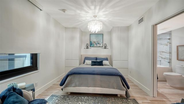 1932 HARBOURSIDE DRIVE 244, Longboat Key, FL 34228