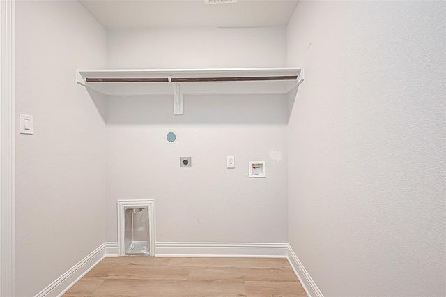 39 Greenbriar Loop, Angleton, TX 77515