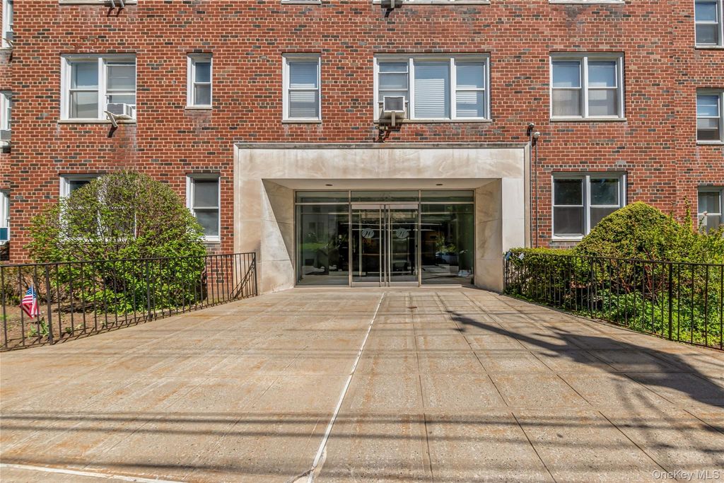 25 Sunnyside Drive 4C, Yonkers, NY 10705