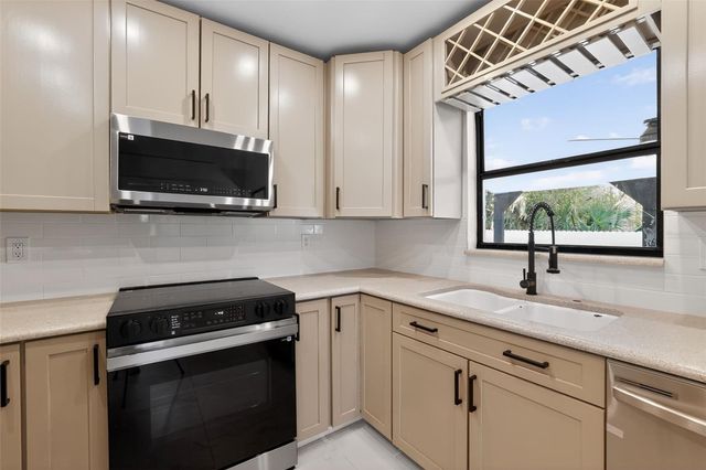 320 PHEASANT CIRCLE, Brandon, FL 33510