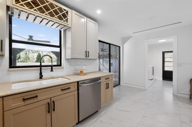 320 PHEASANT CIRCLE, Brandon, FL 33510