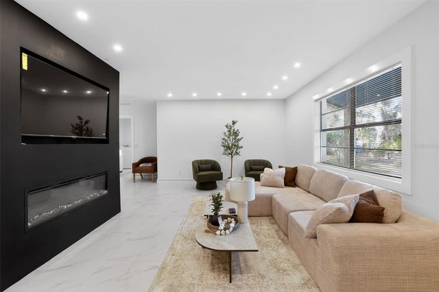 320 PHEASANT CIRCLE, Brandon, FL 33510