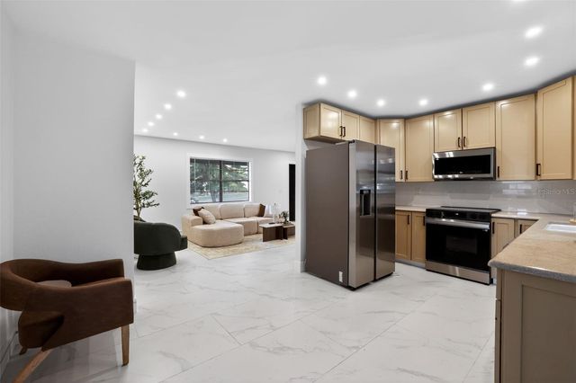 320 PHEASANT CIRCLE, Brandon, FL 33510