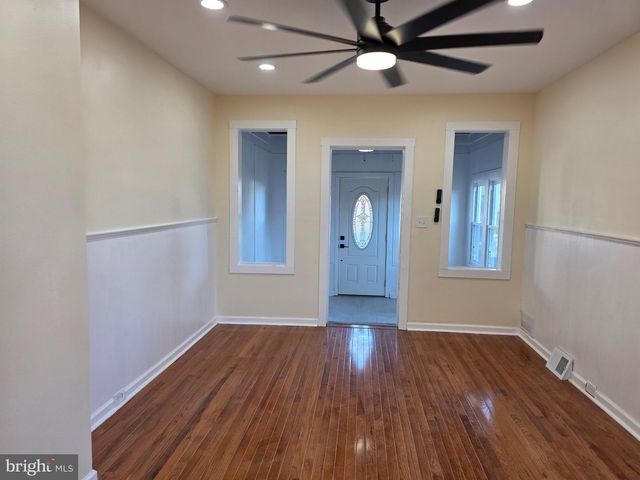 6 RHODES AVE, Collingdale, PA 19023