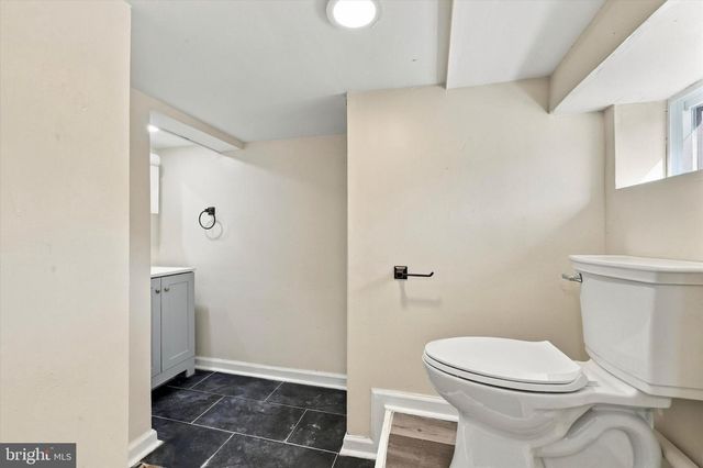 6 RHODES AVE, Collingdale, PA 19023