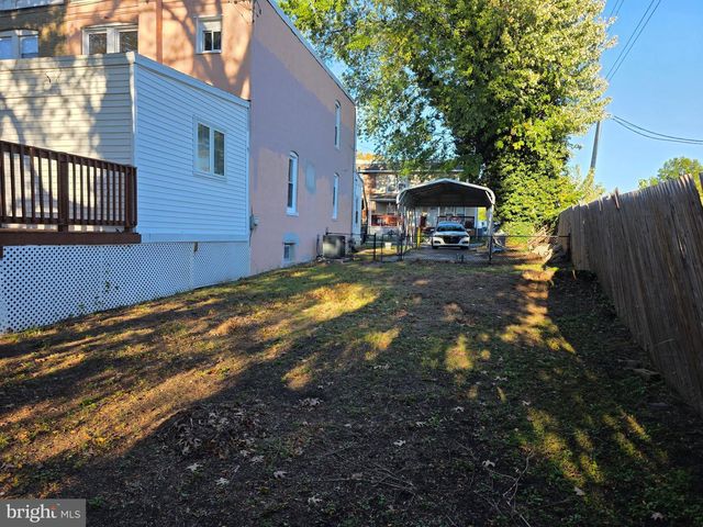 6 RHODES AVE, Collingdale, PA 19023