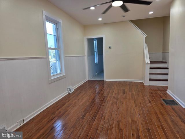6 RHODES AVE, Collingdale, PA 19023
