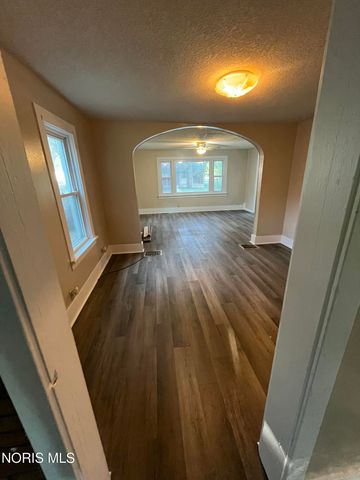 713 East Street, Liberty Center, OH 43532