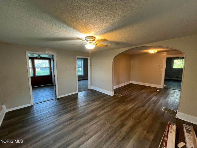 713 East Street, Liberty Center, OH 43532