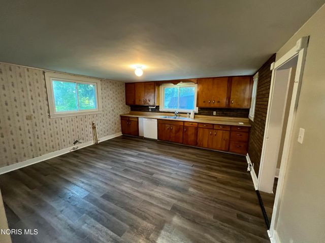 713 East Street, Liberty Center, OH 43532