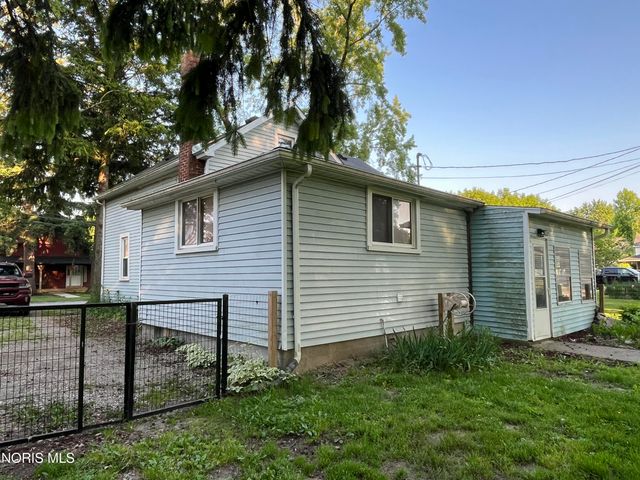 713 East Street, Liberty Center, OH 43532