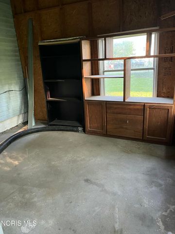 713 East Street, Liberty Center, OH 43532