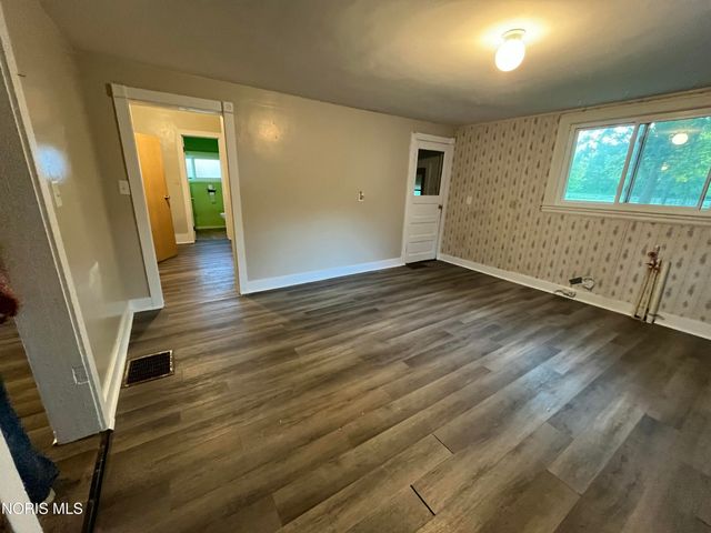 713 East Street, Liberty Center, OH 43532