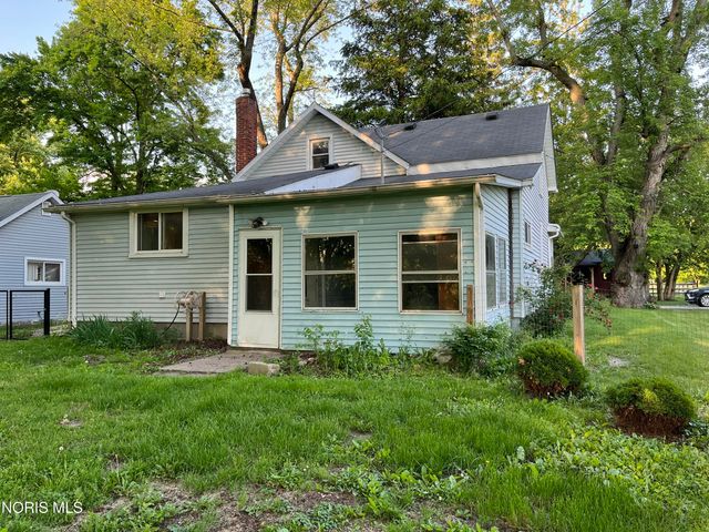 713 East Street, Liberty Center, OH 43532
