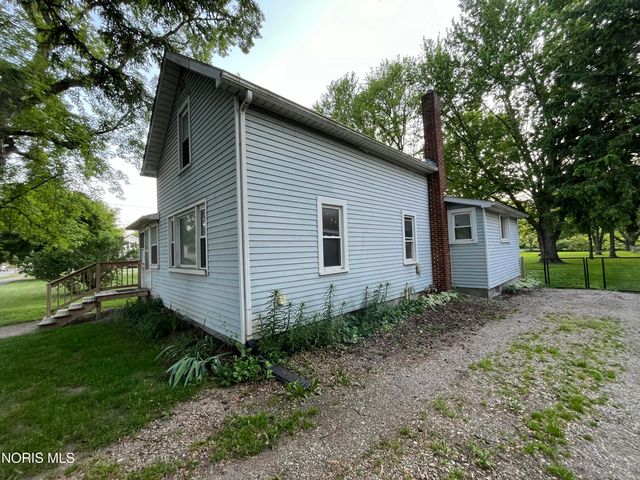 713 East Street, Liberty Center, OH 43532