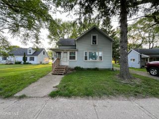 713 East Street, Liberty Center, OH 43532