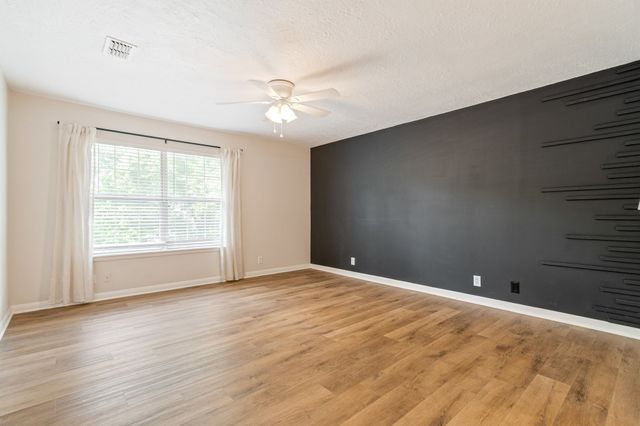 421 Hill Rd, Nashville, TN 37220