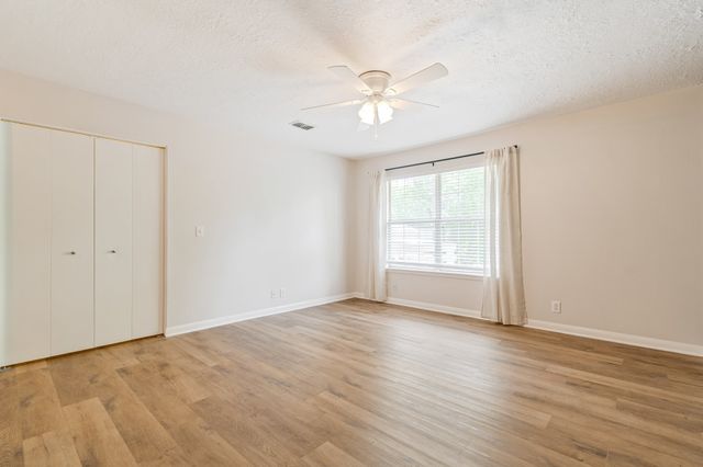 421 Hill Rd, Nashville, TN 37220