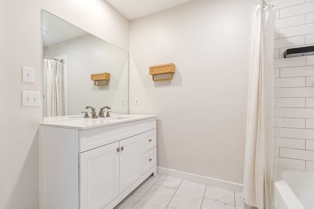 421 Hill Rd, Nashville, TN 37220