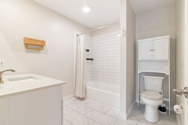 421 Hill Rd, Nashville, TN 37220