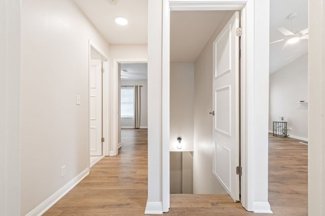 421 Hill Rd, Nashville, TN 37220