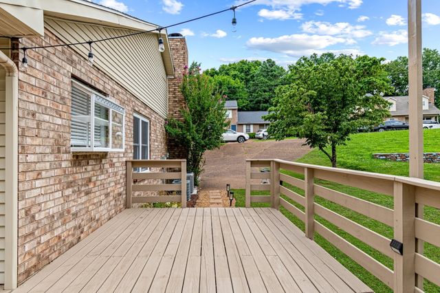 421 Hill Rd, Nashville, TN 37220