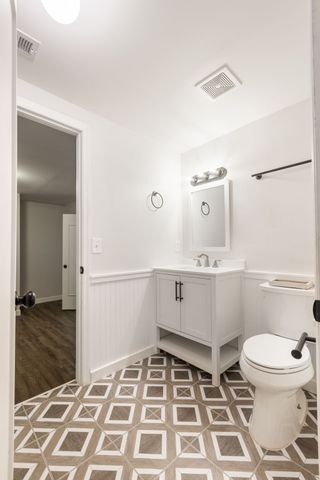 421 Hill Rd, Nashville, TN 37220