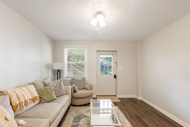 421 Hill Rd, Nashville, TN 37220