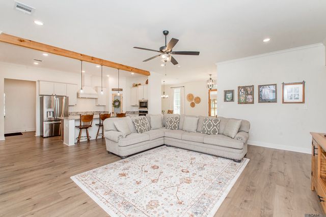 20204 Palmer Rd, Livingston, LA 70754