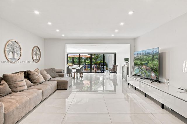 20302 NE 34th Court 41, Aventura, FL 33180