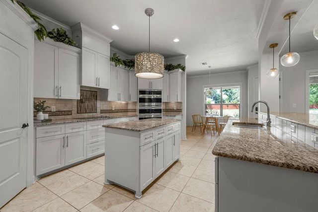 100 Eagle Landing DR, Belton, TX 76513