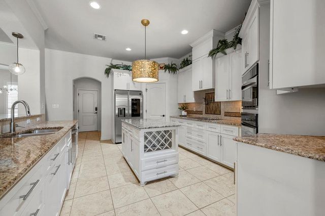 100 Eagle Landing DR, Belton, TX 76513